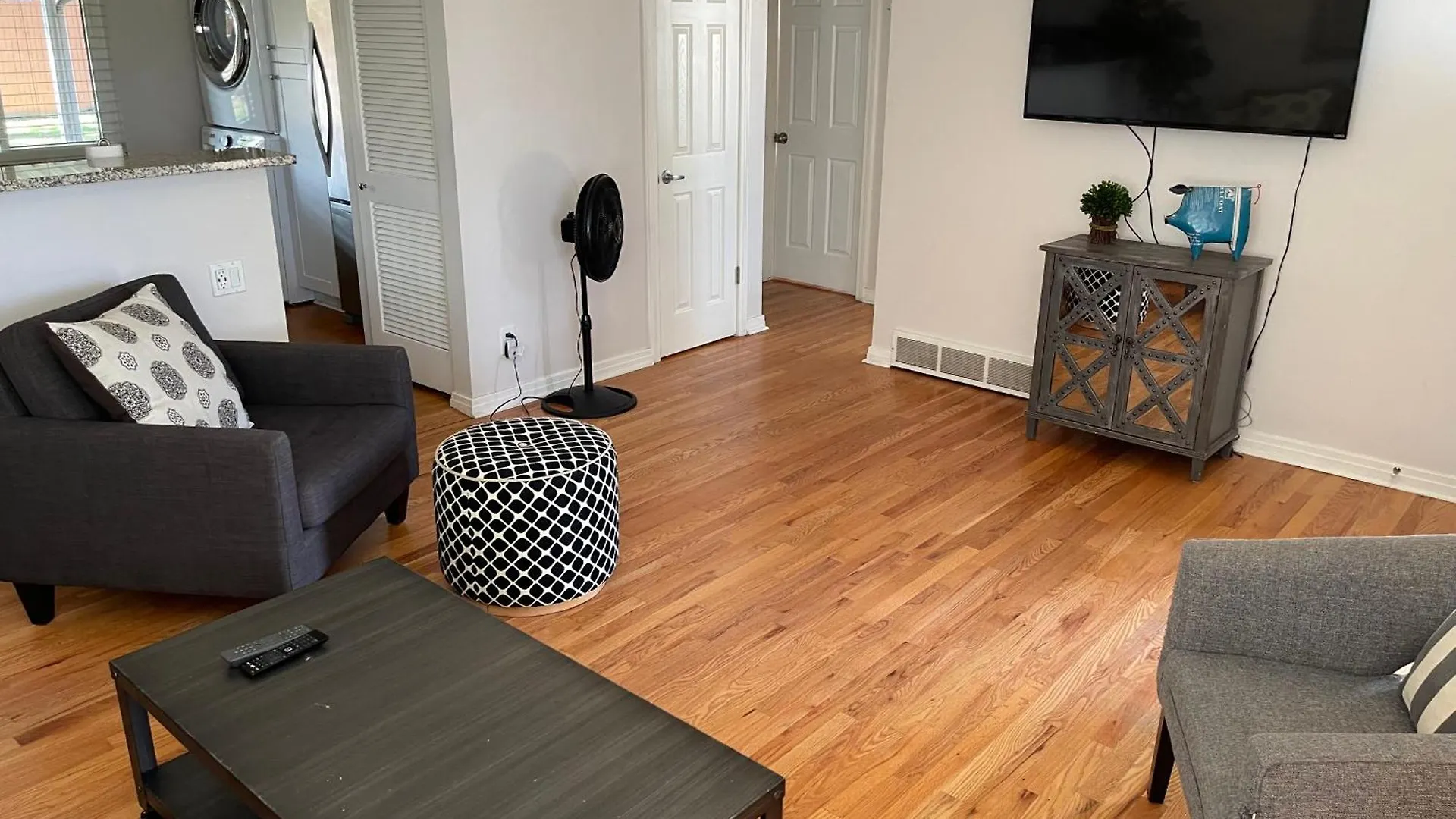 Homestay Shared House In Central Denver-Living Room Queen Sofa Sleeper